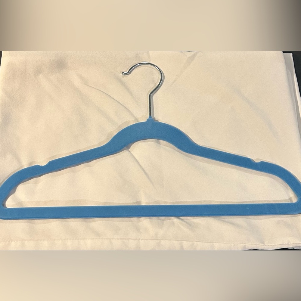 Kids Blue Velvet Non-Slip Clothes Hanger
